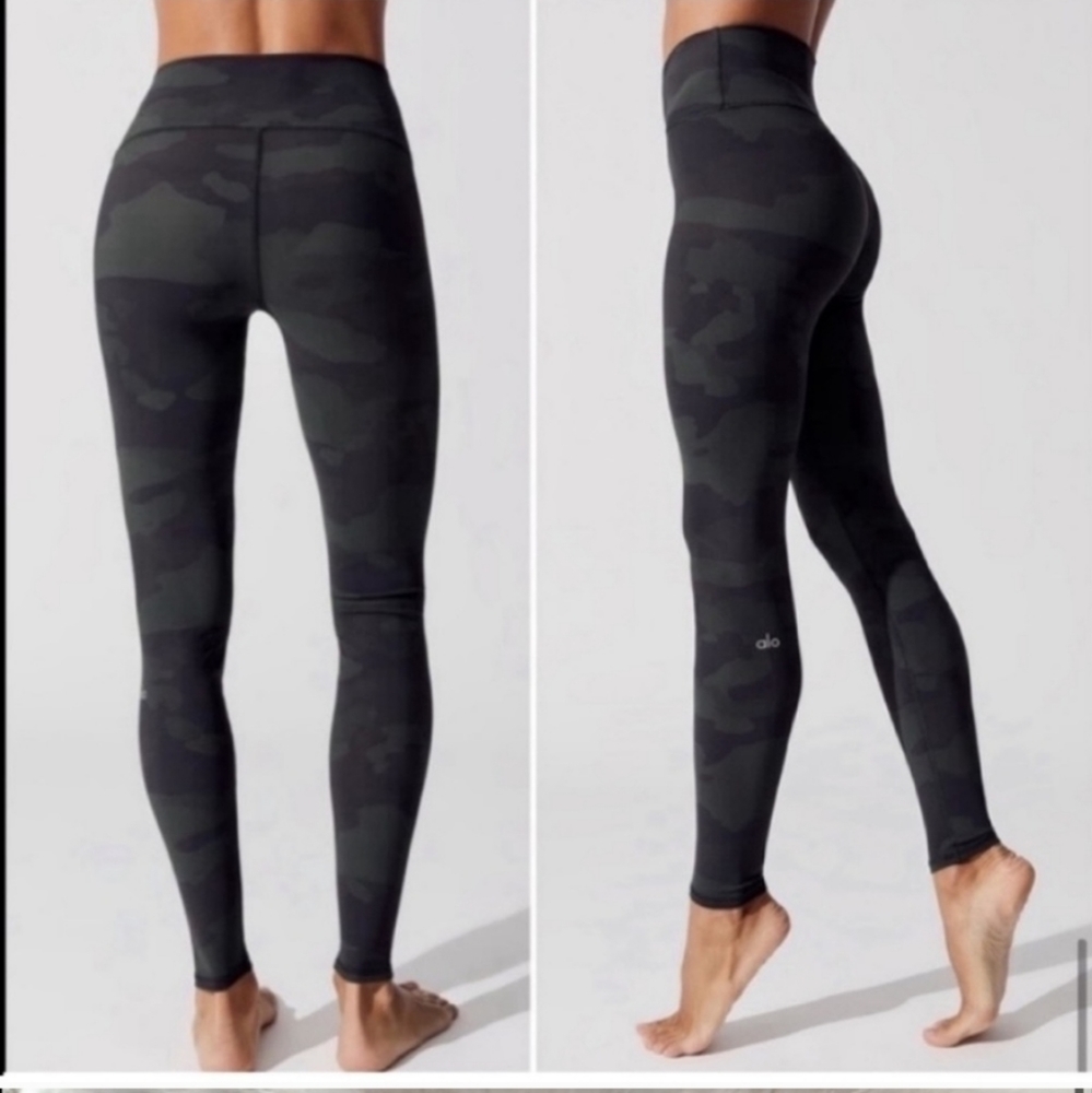 NEW Alo vapor leggings camo XXS
